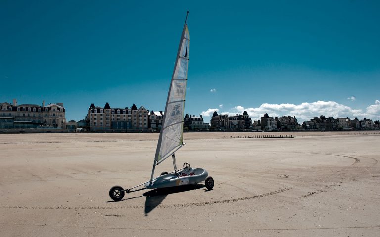 char a voile saint malo